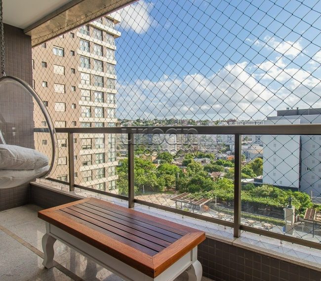 Apartamento com 238m², 3 quartos, 2 suítes, 4 vagas, no bairro Jardim Europa em Porto Alegre