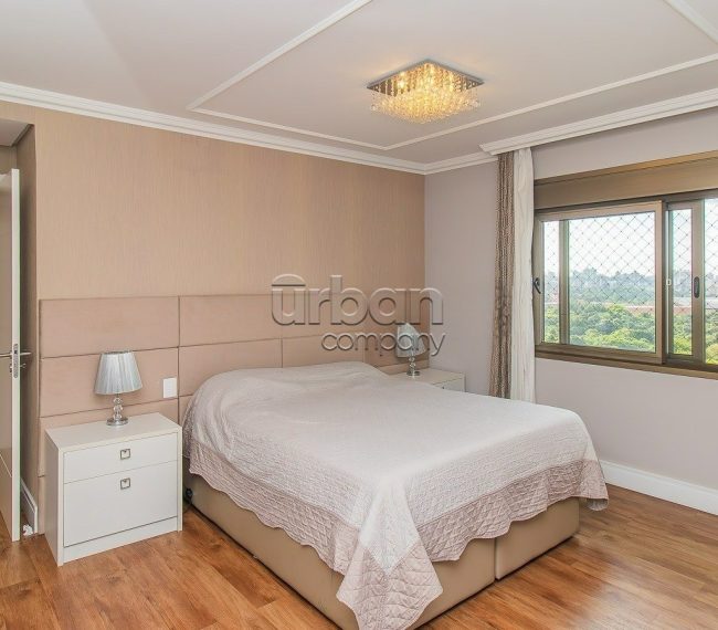 Apartamento com 238m², 3 quartos, 2 suítes, 4 vagas, no bairro Jardim Europa em Porto Alegre