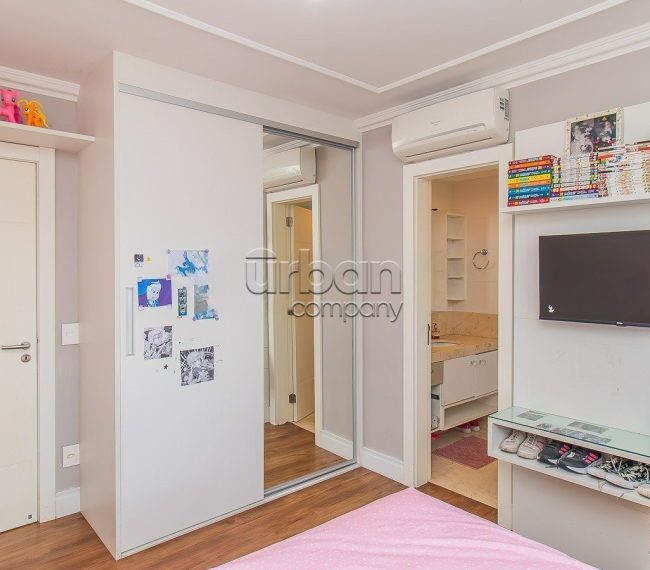 Apartamento com 238m², 3 quartos, 2 suítes, 4 vagas, no bairro Jardim Europa em Porto Alegre