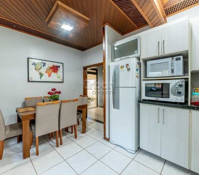 Apartamento Garden com 150m², 3 quartos, 1 suíte, 1 vaga, no bairro Petrópolis em Porto Alegre