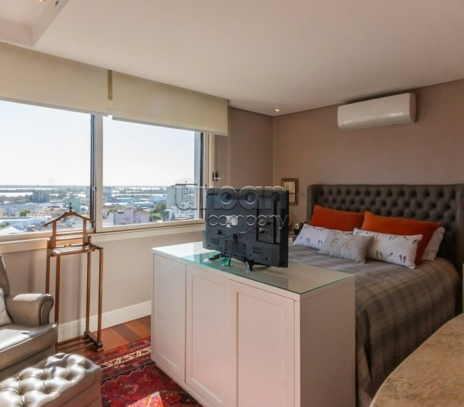 Apartamento com 120m², 3 quartos, 1 suíte, 2 vagas, no bairro Moinhos de Vento em Porto Alegre