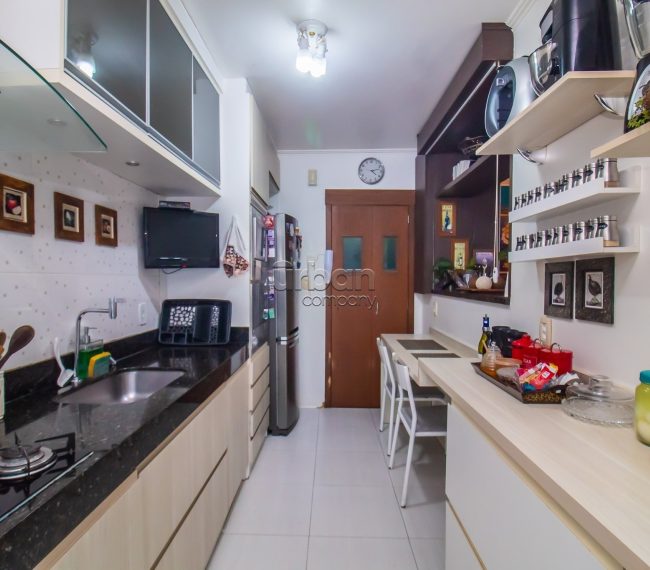 Apartamento com 98m², 3 quartos, 1 suíte, 1 vaga, no bairro Vila Ipiranga em Porto Alegre