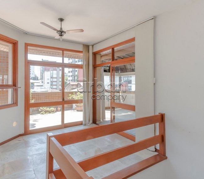 Cobertura com 222m², 2 quartos, 1 suíte, 2 vagas, no bairro Rio Branco em Porto Alegre