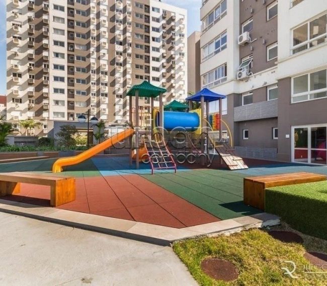 Apartamento Garden com 133m², 3 quartos, 1 suíte, 2 vagas, no bairro São Sebastião em Porto Alegre