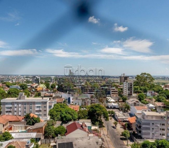 Apartamento com 950m², 3 quartos, 1 suíte, 2 vagas, no bairro Cristo Redentor em Porto Alegre