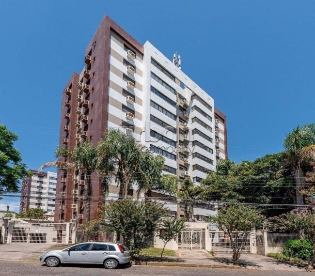 Apartamento com 950m², 3 quartos, 1 suíte, 2 vagas, no bairro Cristo Redentor em Porto Alegre