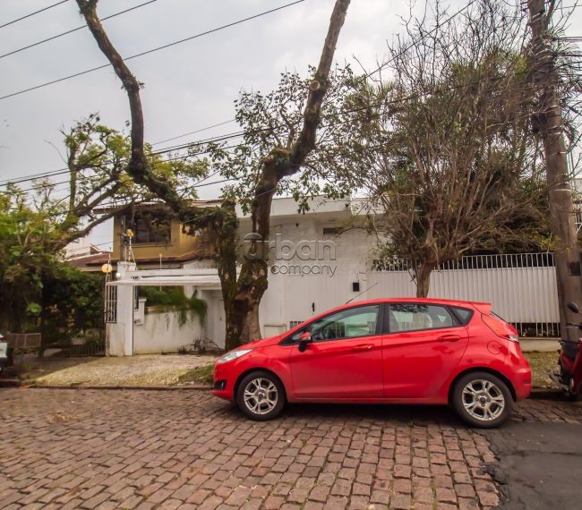 Casa com 268m², 4 quartos, 2 vagas, no bairro Três Figueiras em Porto Alegre