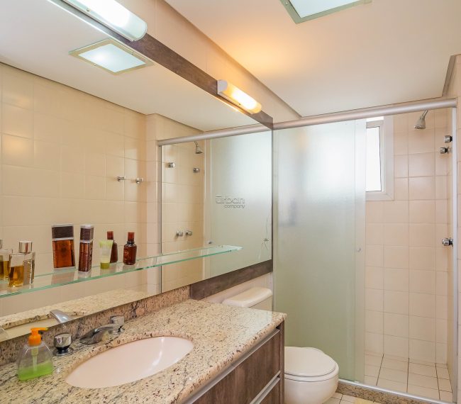 Apartamento com 118m², 3 quartos, 1 suíte, 2 vagas, no bairro Petropolis em Porto Alegre