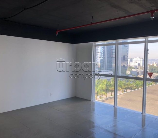 Sala com 71m², 2 vagas, no bairro Petrópolis em Porto Alegre