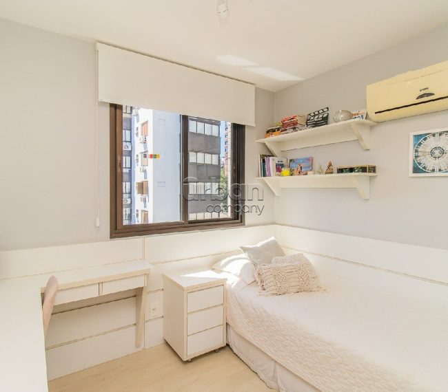 Apartamento com 97m², 3 quartos, 1 suíte, 2 vagas, no bairro Mont Serrat em Porto Alegre