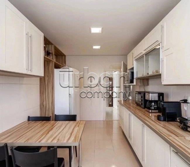 Apartamento com 182m², 3 quartos, 3 suítes, 3 vagas, no bairro Petrópolis em Porto Alegre