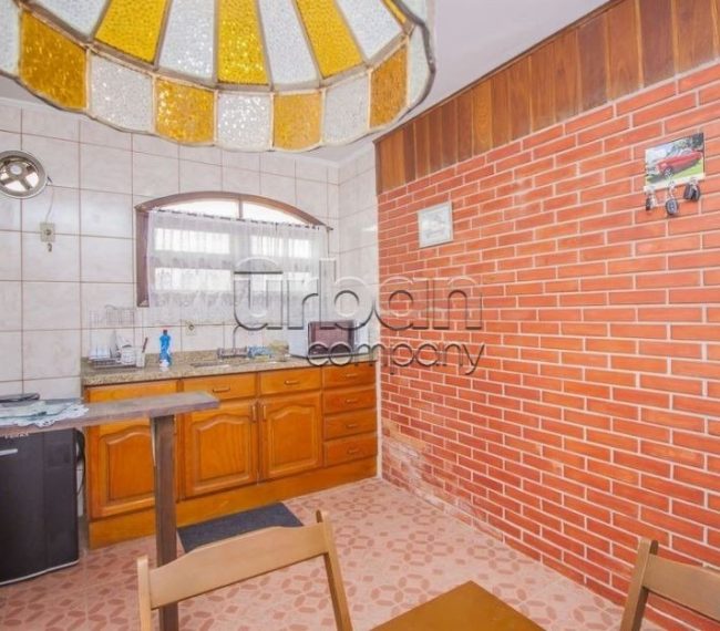 Casa com 287m², 2 quartos, 1 suíte, 4 vagas, no bairro Higienópolis em Porto Alegre