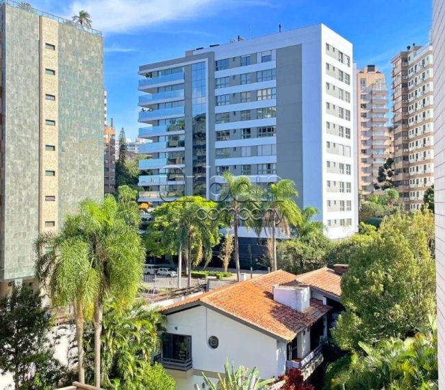 Apartamento com 183m², 3 quartos, 1 suíte, 3 vagas, no bairro Auxiliadora em Porto Alegre