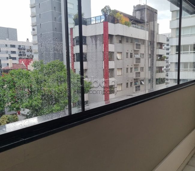 Apartamento com 147m², 3 quartos, 1 suíte, 3 vagas, no bairro Petrópolis em Porto Alegre