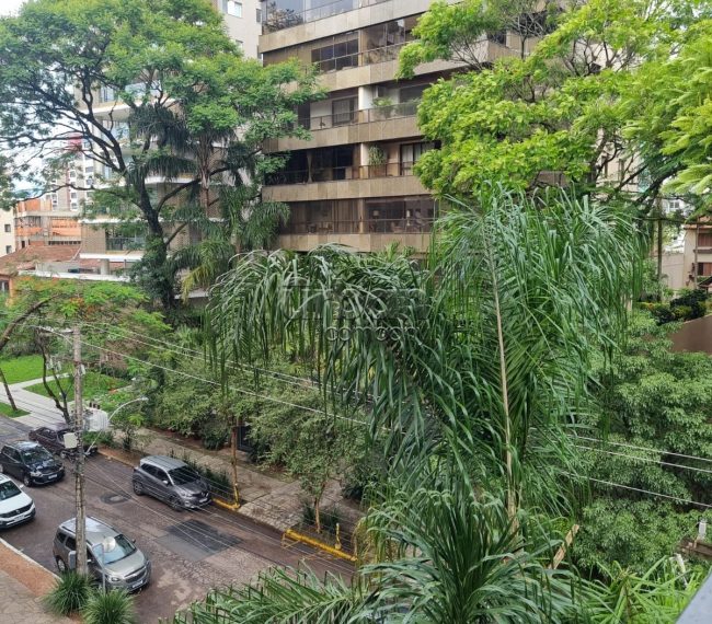 Apartamento com 147m², 3 quartos, 1 suíte, 3 vagas, no bairro Petrópolis em Porto Alegre