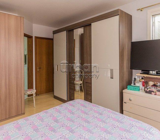 Apartamento com 91m², 3 quartos, 1 suíte, 2 vagas, no bairro Passo da Areia em Porto Alegre