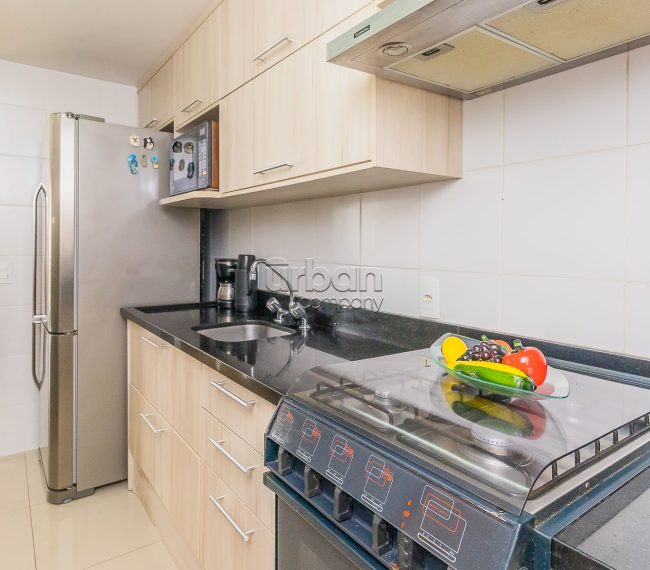 Apartamento com 105m², 3 quartos, 1 suíte, 2 vagas, no bairro Passo da Areia em Porto Alegre