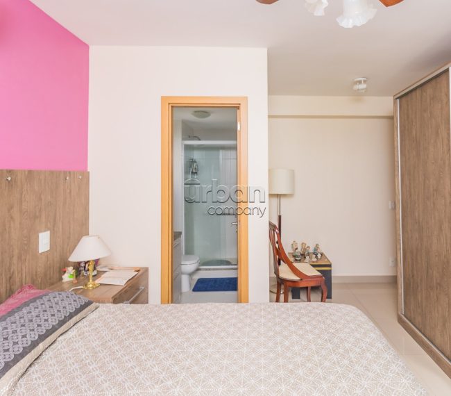 Apartamento com 105m², 3 quartos, 1 suíte, 2 vagas, no bairro Passo da Areia em Porto Alegre