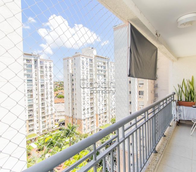 Apartamento com 105m², 3 quartos, 1 suíte, 2 vagas, no bairro Passo da Areia em Porto Alegre