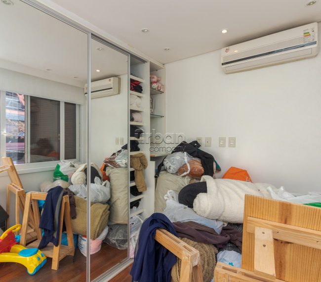 Cobertura com 238m², 4 quartos, 1 suíte, 2 vagas, no bairro Rio Branco em Porto Alegre