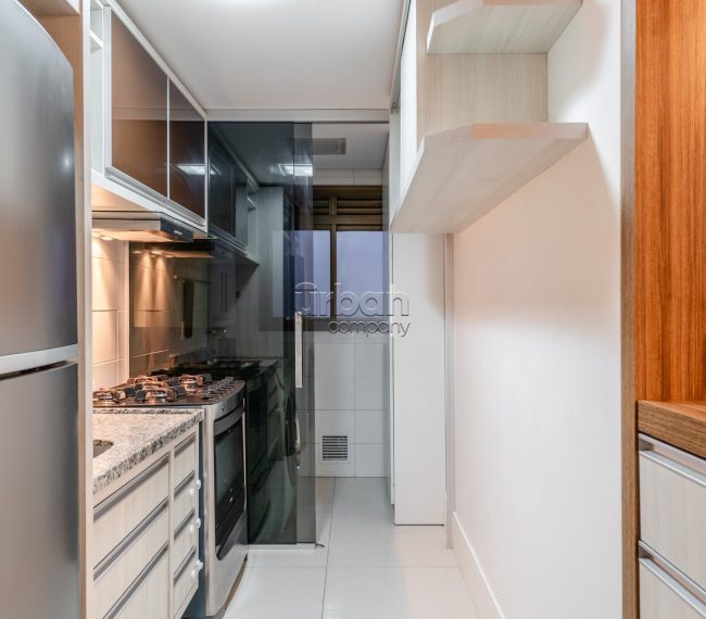 Apartamento com 83m², 3 quartos, 1 suíte, 2 vagas, no bairro Passo da Areia em Porto Alegre