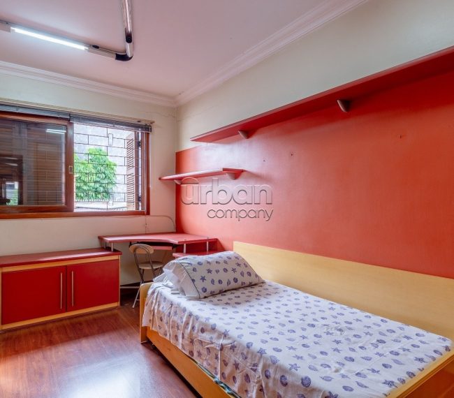 Casa com 313m², 4 quartos, 1 suíte, 4 vagas, no bairro Jardim Lindóia em Porto Alegre