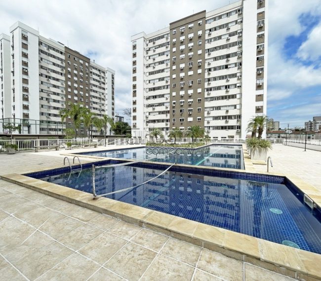 Apartamento com 57m², 2 quartos, 1 vaga, no bairro Passo da Areia em Porto Alegre