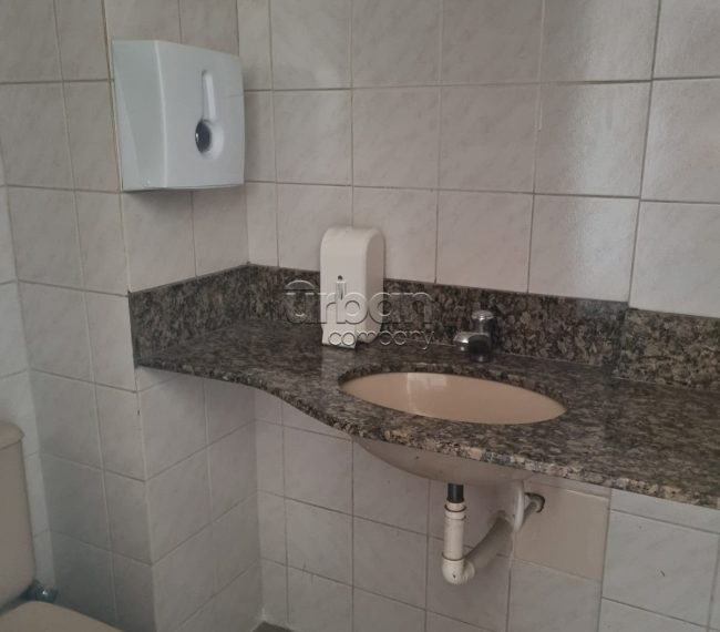 Sala com 36m², 1 vaga, no bairro Auxiliadora em Porto Alegre