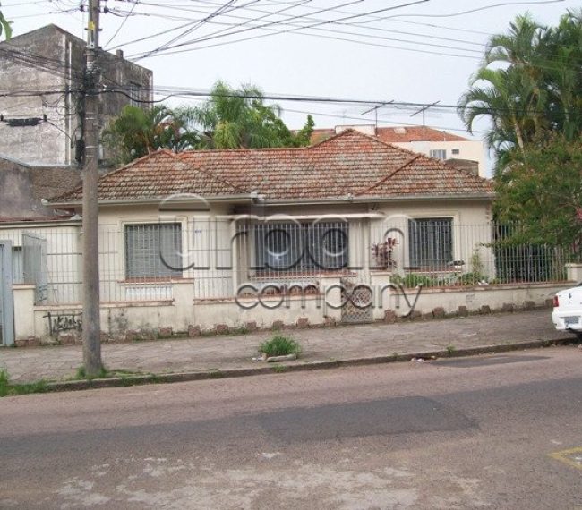 Casa com 180m², 4 quartos, 1 suíte, 4 vagas, no bairro São João em Porto Alegre