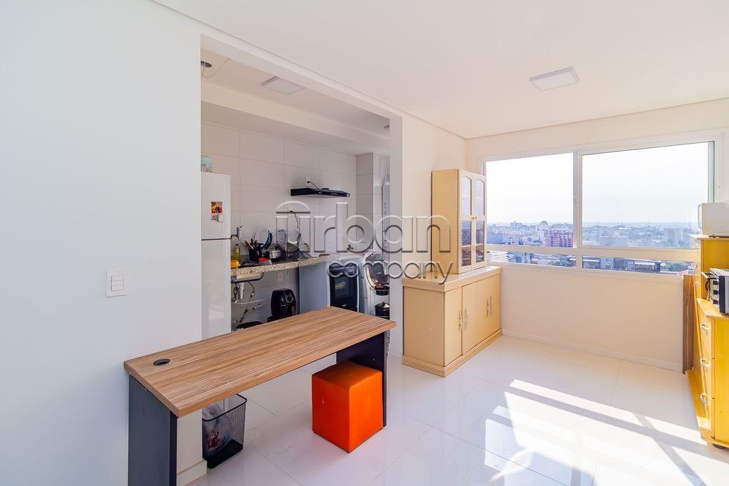 Apartamento com 56m², 2 quartos, 1 suíte, 1 vaga, no bairro Passo D'areia em Porto Alegre