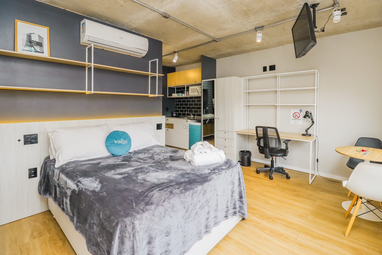 Apartamento com 27m², 1 quarto, no bairro Santa Cecília em Porto Alegre