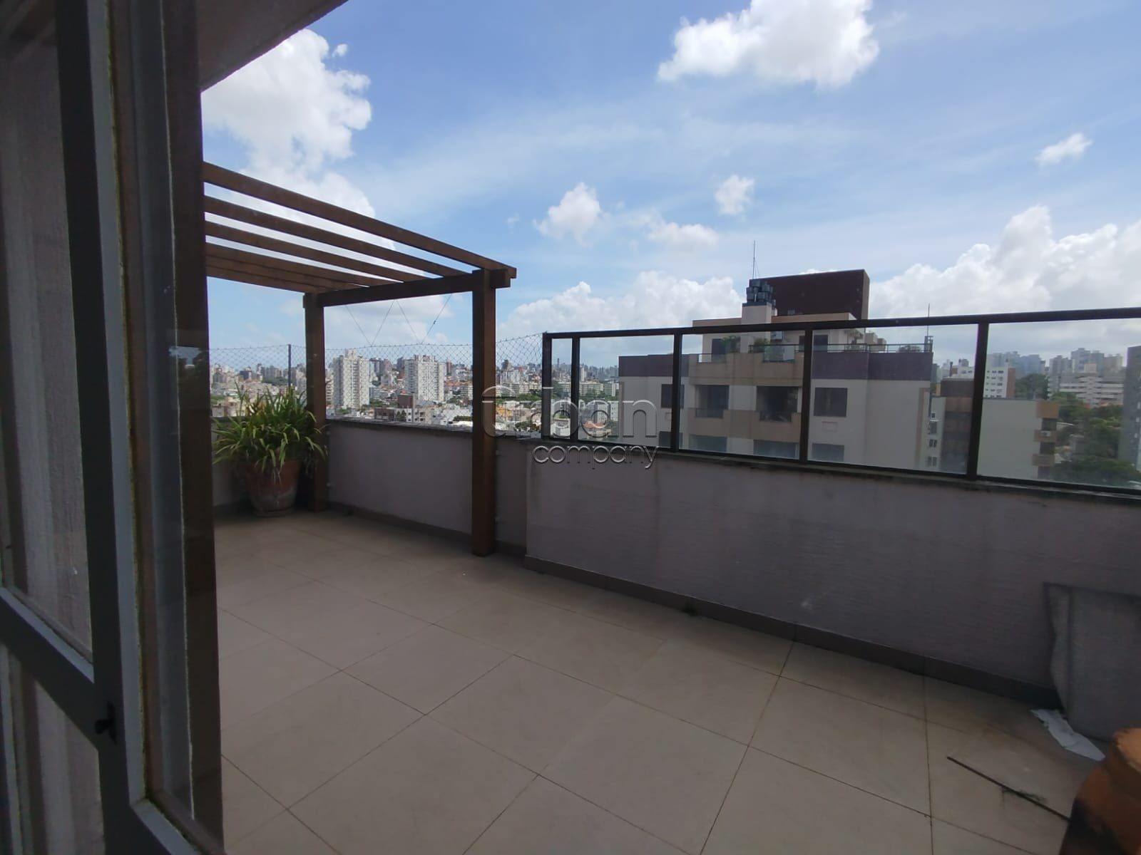 Apartamento com 141m², 3 quartos, 1 suíte, 3 vagas, no bairro Jardim Botânico em Porto Alegre