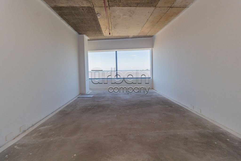 Sala com 34m², no bairro Praia de Belas em Porto Alegre