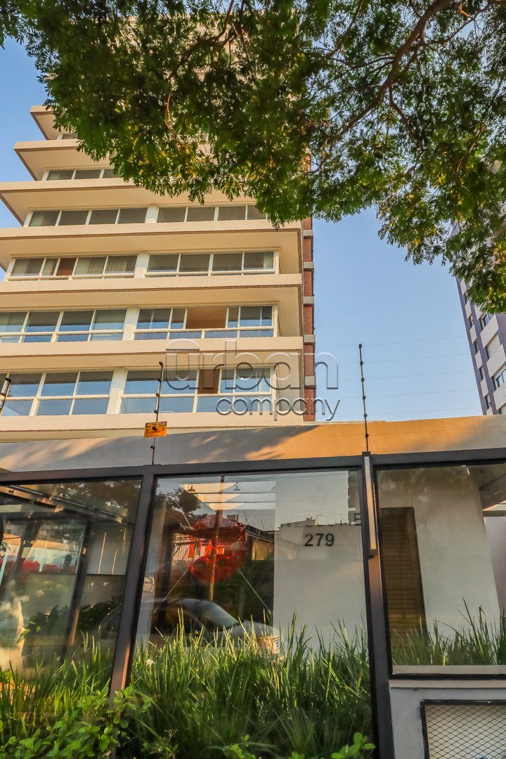 Apartamento com 130m², 3 quartos, 1 suíte, 2 vagas, no bairro Petrópolis em Porto Alegre