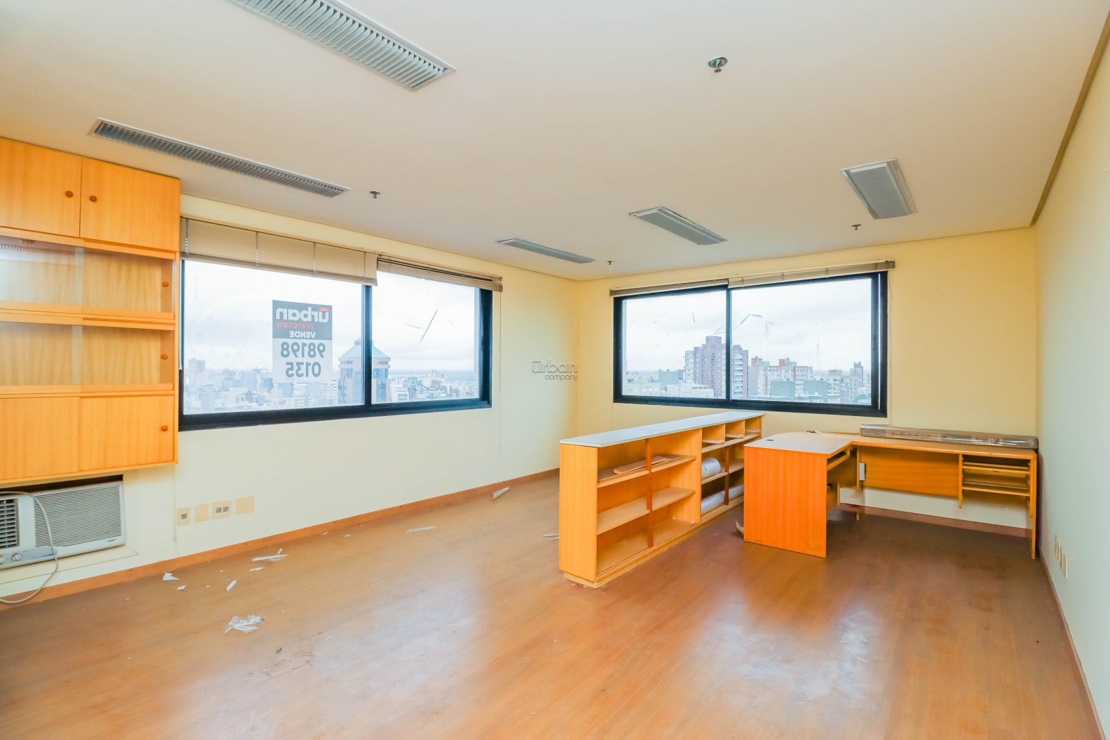 Sala com 30m², 1 vaga, no bairro Higienópolis em Porto Alegre