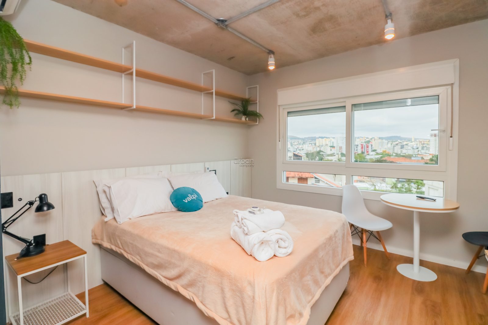 Loft com 20m², 1 quarto, no bairro Santa Cecília em Porto Alegre