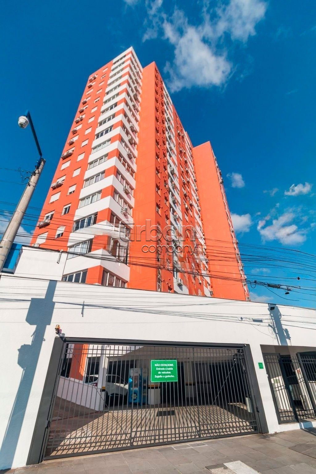 Apartamento com 57m², 2 quartos, 1 suíte, 2 vagas, no bairro Azenha em Porto Alegre