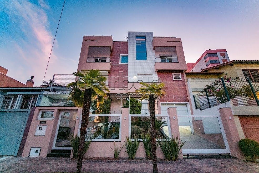 Casa com 554m², 5 quartos, 5 suítes, 8 vagas, no bairro Jardim Lindóia em Porto Alegre