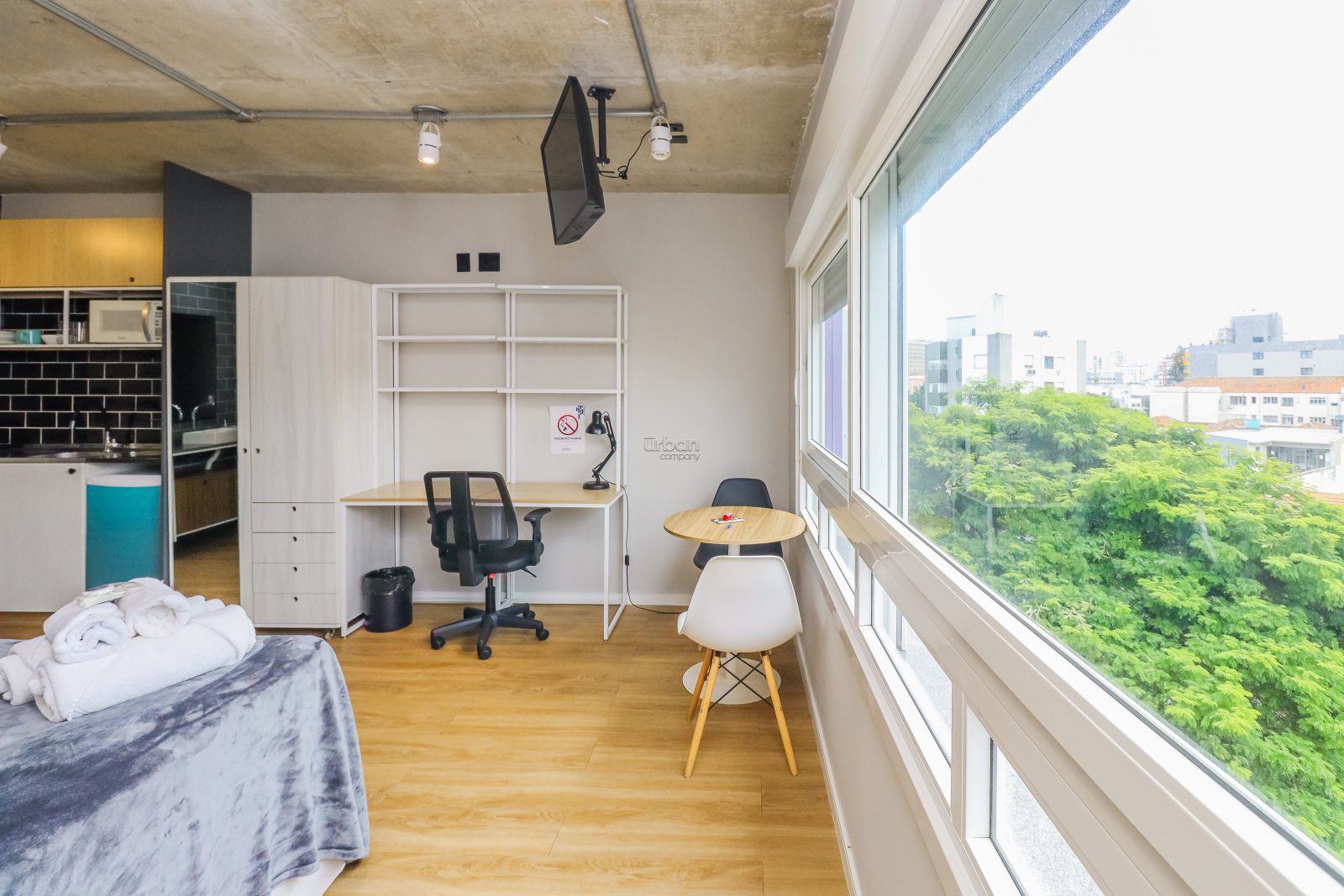 Loft com 26m², 1 quarto, no bairro Santa Cecília em Porto Alegre