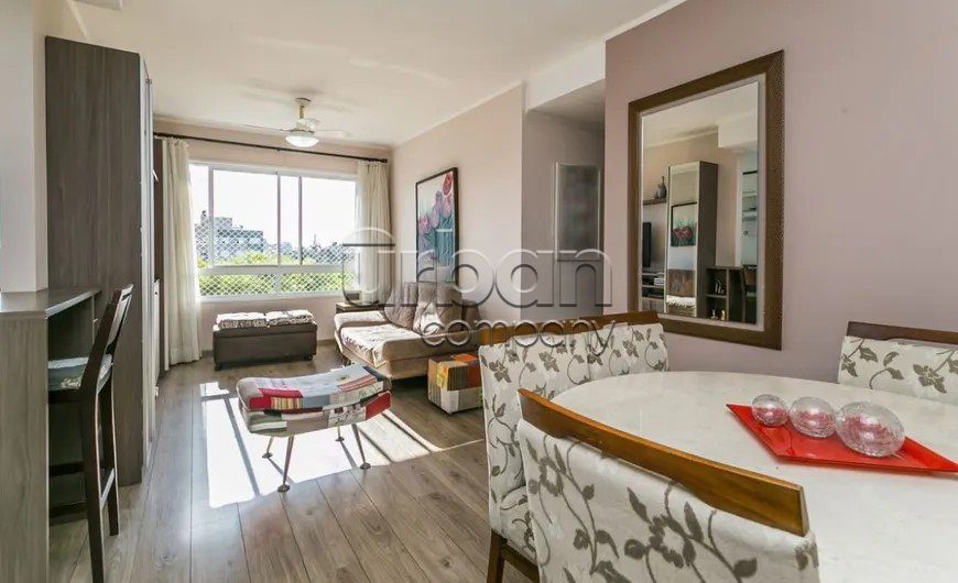 Apartamento com 68m², 2 quartos, 1 suíte, 1 vaga, no bairro Jardim Lindóia em Porto Alegre