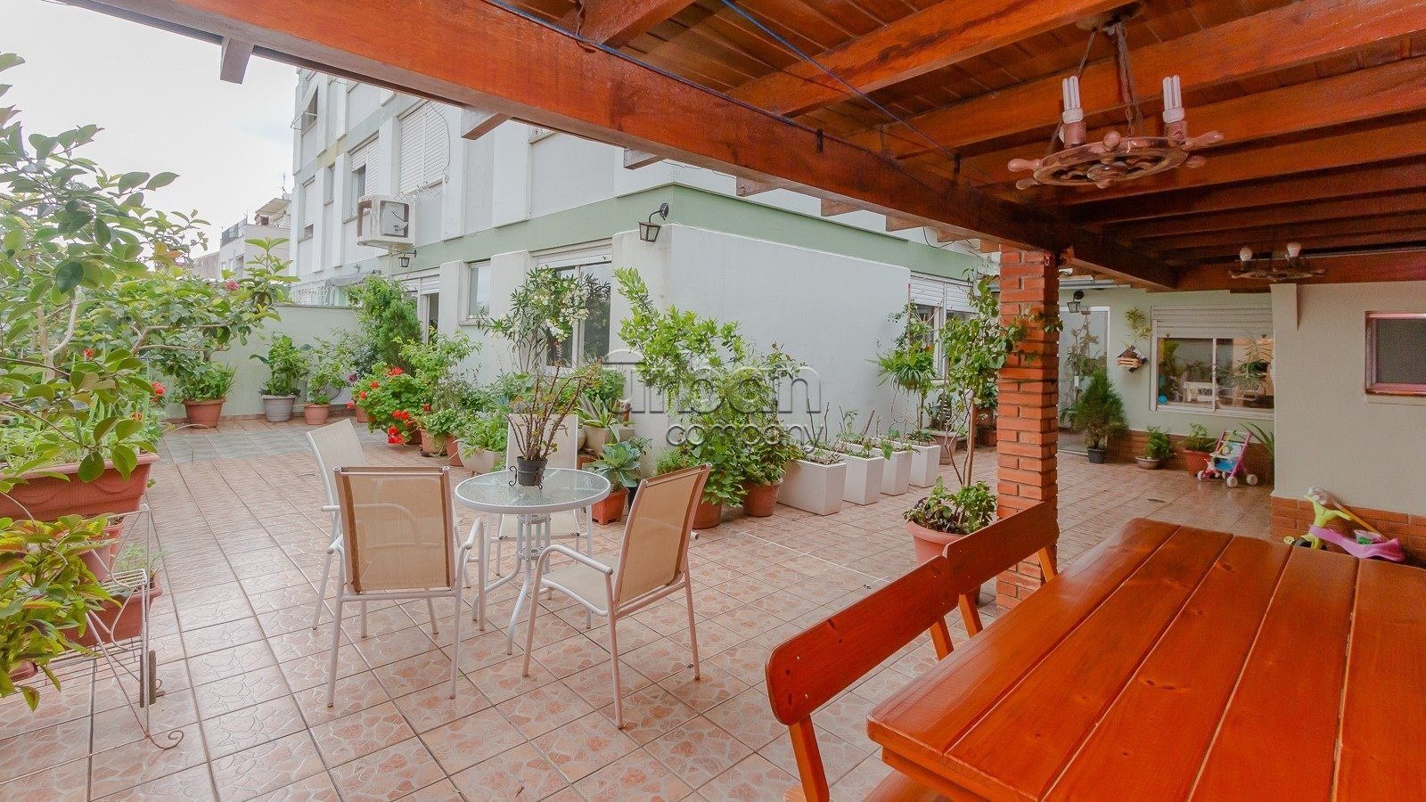 Apartamento Garden com 171m², 3 quartos, 2 vagas, no bairro Auxiliadora em Porto Alegre